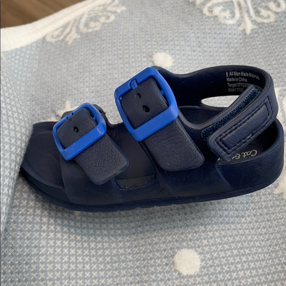 Sandals - Picture 2 of 4